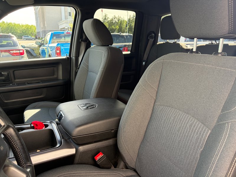 2023 Ram 1500 CLASSIC EXPRESS V6 QUAD CAB IN HARVEST ORANGE! LOW KM!