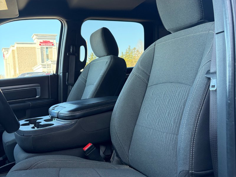 2024 Ram 1500 CLASSIC WARLOCK V6 WARLOCK!