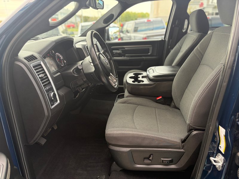 2024 Ram 1500 CLASSIC WARLOCK 3.6L Warlock!