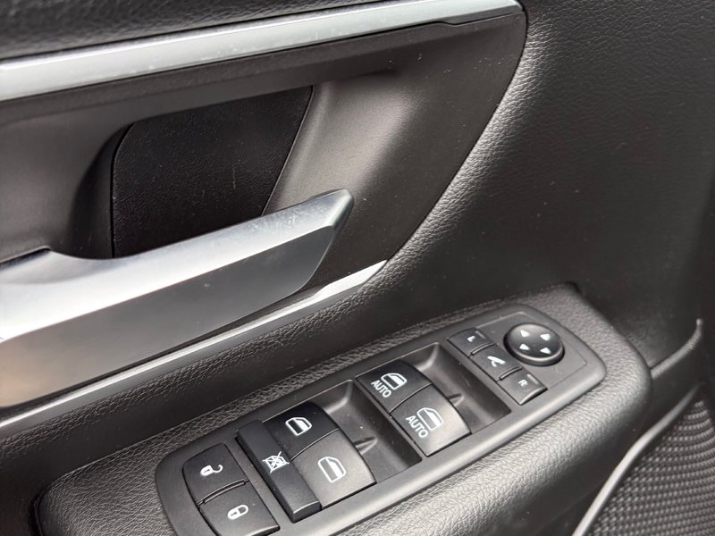 2019 Ram 1500 BIG HORN BIG HORN NIGHT EDITION! NEW TIRES AND BRAKES!