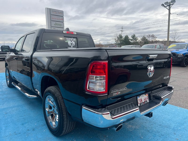 2020 Ram 1500 Big Horn Heated seat heated steering wheel, power seat, sliding window, automatic four-wheel-drive