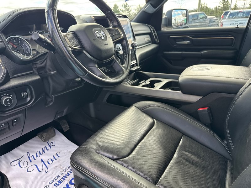 2020 Ram 1500 Sport fully loaded Heated seats, cool seats, full panoramic roof, upgraded tires extended warranty to 140,000 km