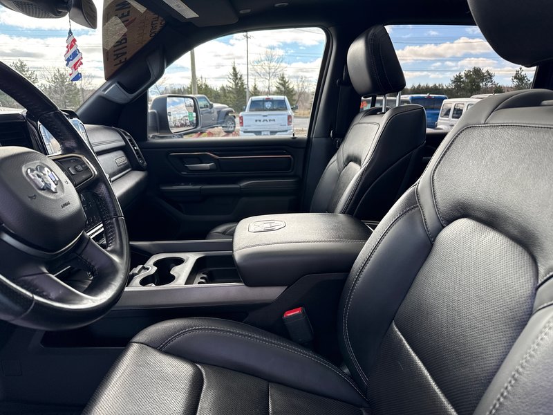 2020 Ram 1500 Sport fully loaded Heated seats, cool seats, full panoramic roof, upgraded tires extended warranty to 140,000 km