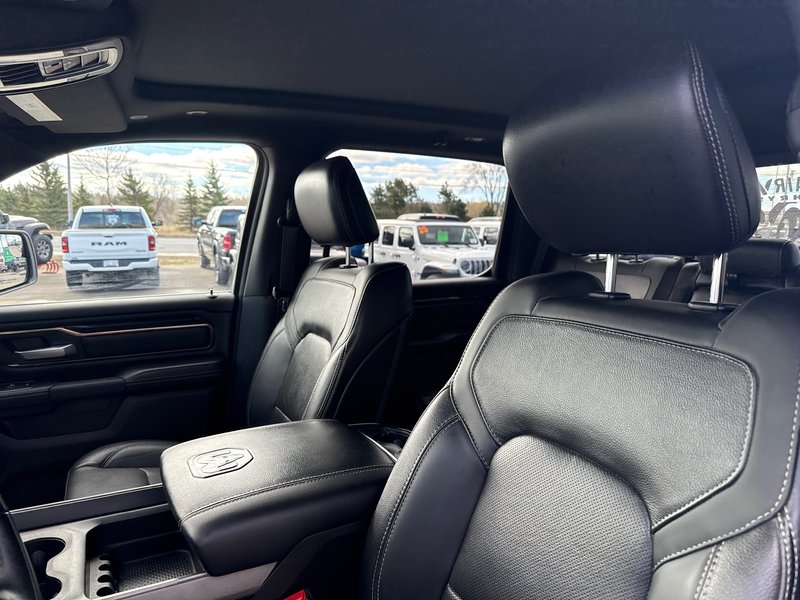2020 Ram 1500 Sport fully loaded Heated seats, cool seats, full panoramic roof, upgraded tires extended warranty to 140,000 km