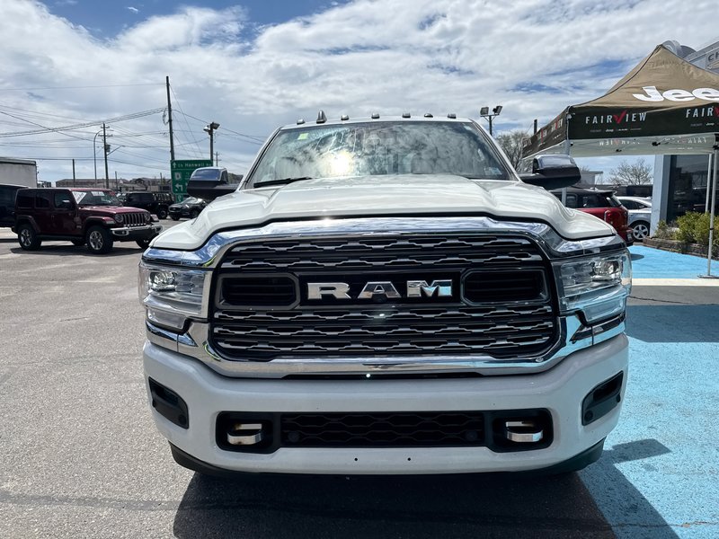 2022 Ram 2500 Limited Cummins turbo diesel Heard tunnel cover new tires With Ram box