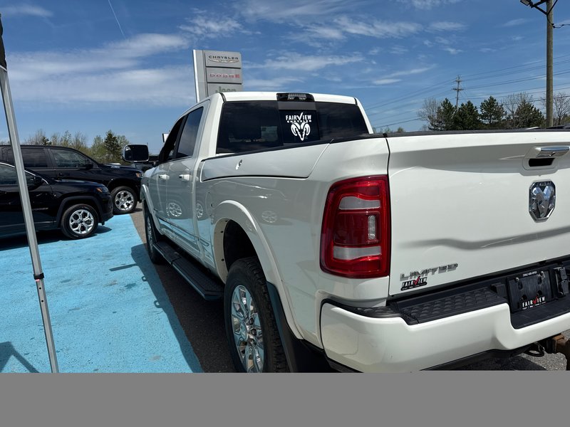 2022 Ram 2500 Limited Cummins turbo diesel Heard tunnel cover new tires With Ram box