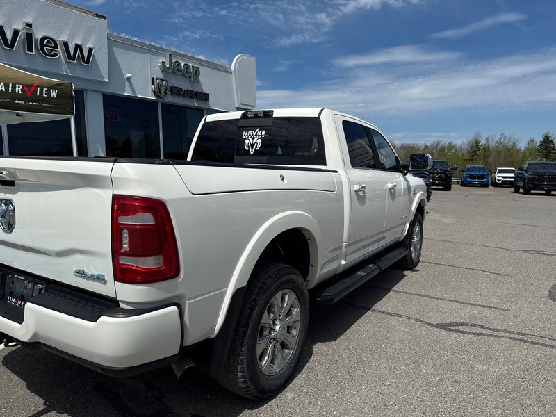 2022 Ram 2500 Limited Cummins turbo diesel Heard tunnel cover new tires With Ram box
