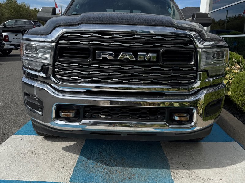 2022 Ram 2500 LIMITED 6.4L HEMI! Limited trim!