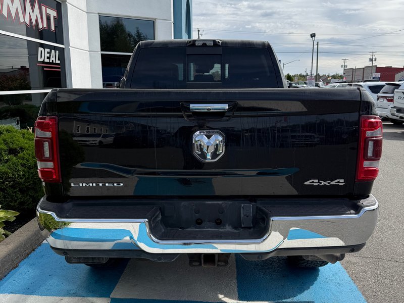2022 Ram 2500 LIMITED 6.4L HEMI! Limited trim!