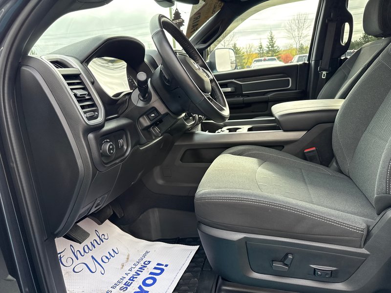 2022 Ram 2500 Big Horn 6.4 L Gas loaded with Ram box, heated seats, heated wheel like new condition