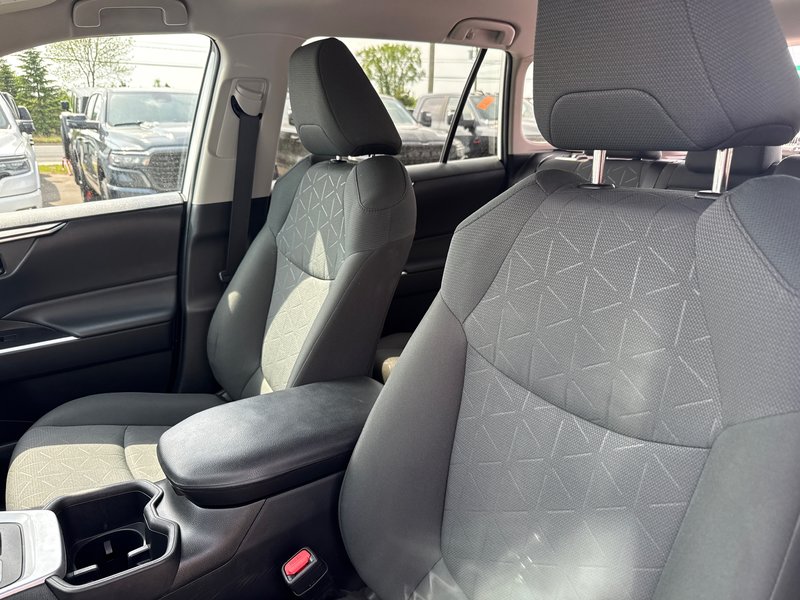 2023 Toyota RAV4 LE AWD
