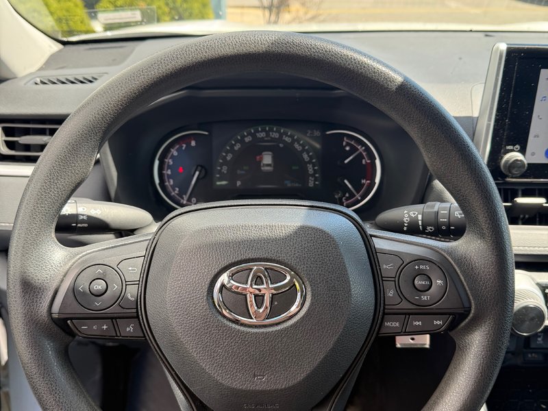 Toyota RAV4 LE 2024