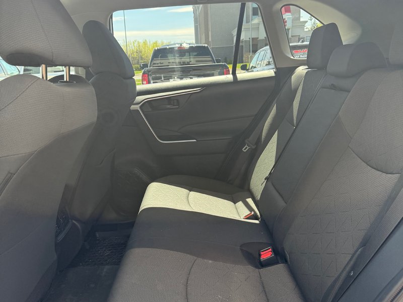 Toyota RAV4 LE 2024