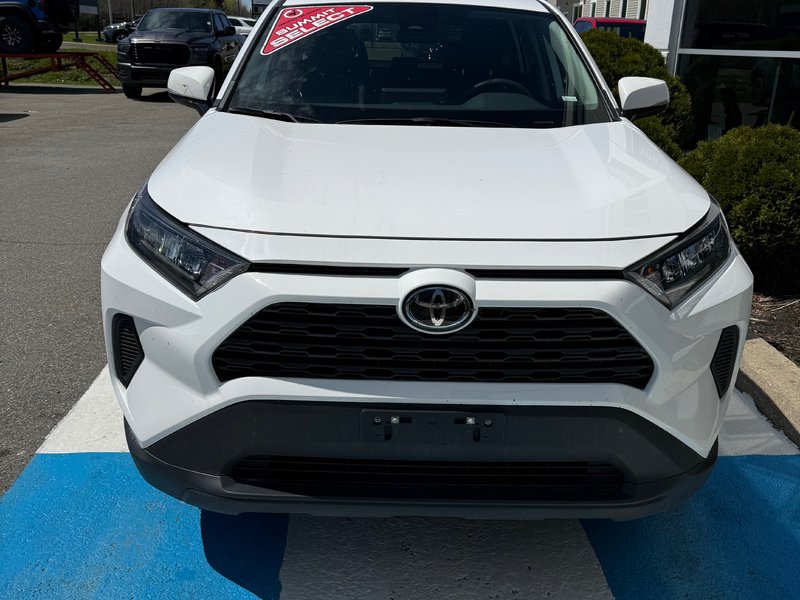 Toyota RAV4 LE 2024