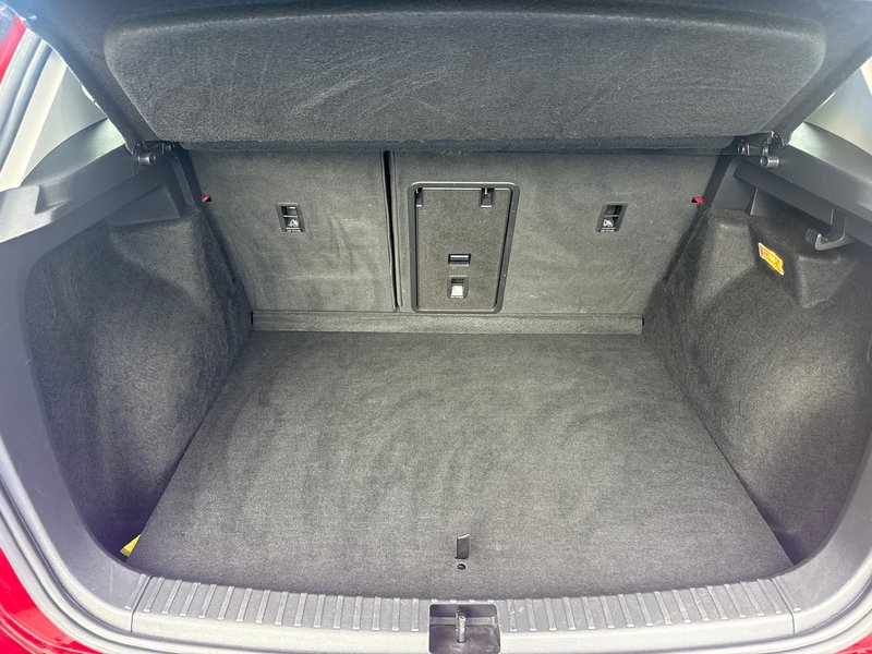 2023 Volkswagen Taos Comfortline Fully loaded with sun and sound  group