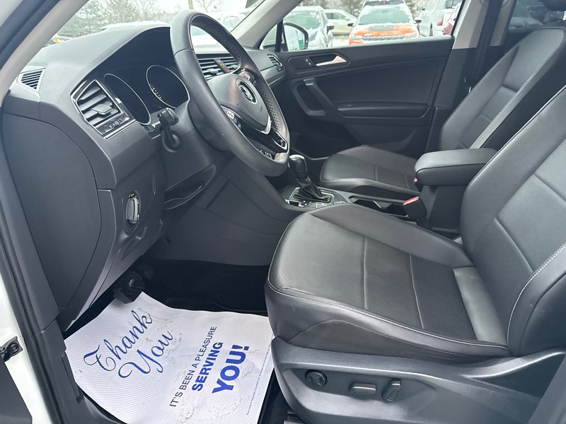 2021 Volkswagen Tiguan Comfort line loaded with leather in amazing condition