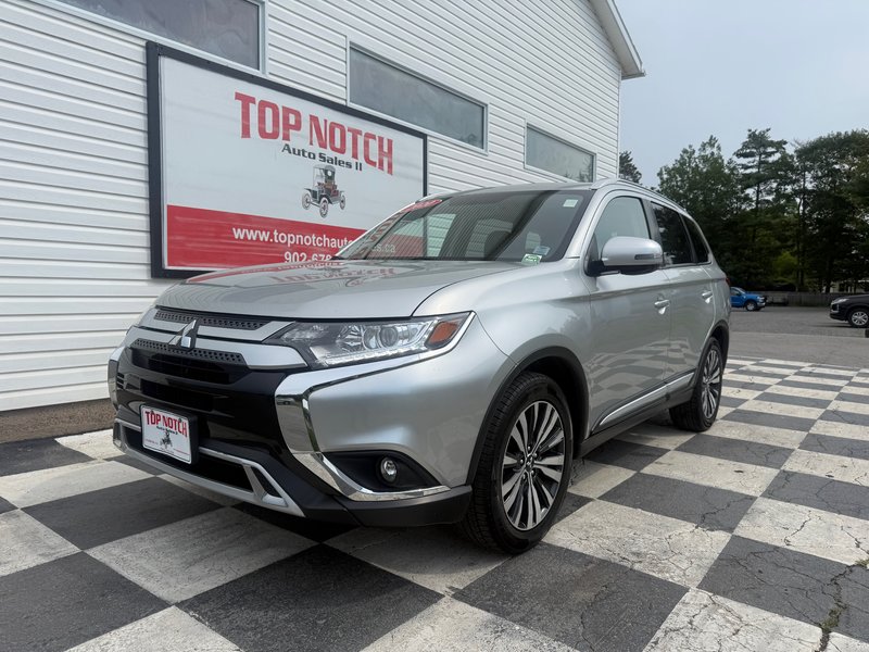 2020 Mitsubishi OUTLANDER ES, keyless entry, backup camera, Bluetooth in COLDBROOK, Nova Scotia - 1 - w320h240px