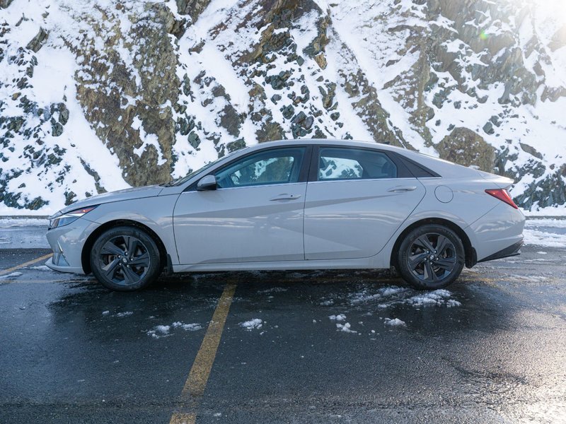 2022 Hyundai Elantra Hybrid Ultimate