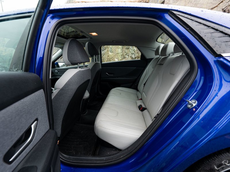 2023 Hyundai Elantra Hybrid Luxury
