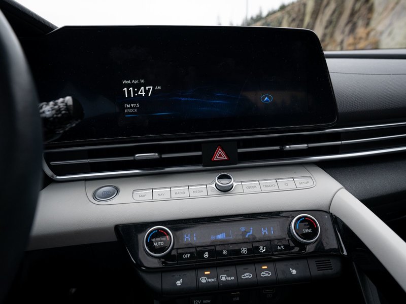 2023 Hyundai Elantra Hybrid Luxury