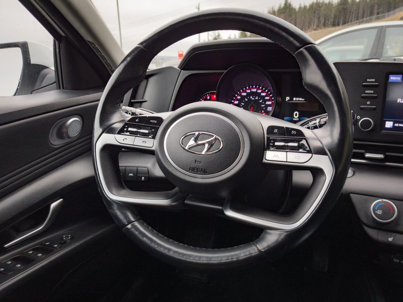 2022 Hyundai Elantra Preferred