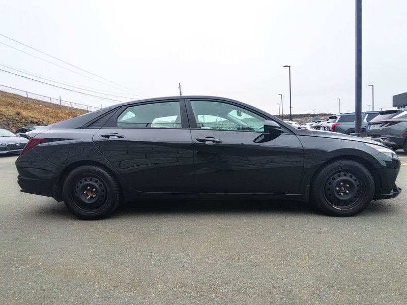 2022 Hyundai Elantra Essential