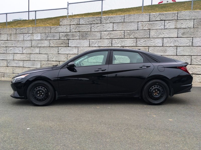 2022 Hyundai Elantra Essential