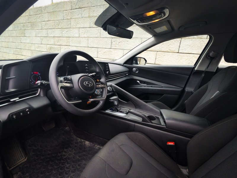 2022 Hyundai Elantra Essential