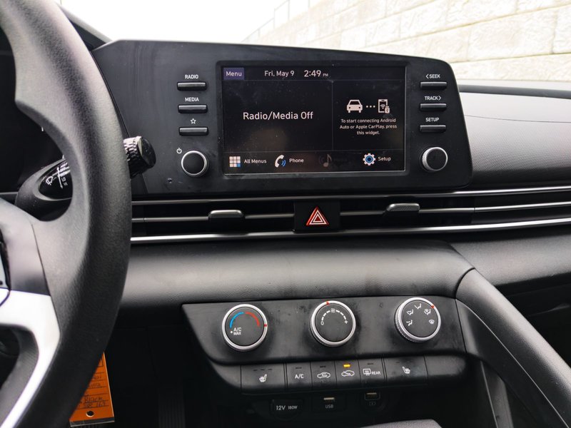 2022 Hyundai Elantra Essential