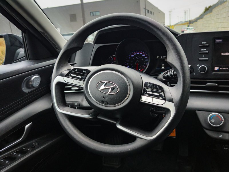 2022 Hyundai Elantra Essential