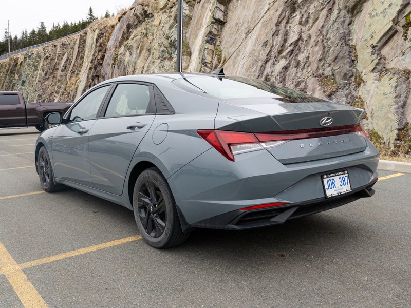 2022 Hyundai Elantra Preferred