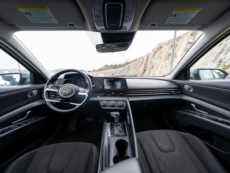 2022 Hyundai Elantra Preferred
