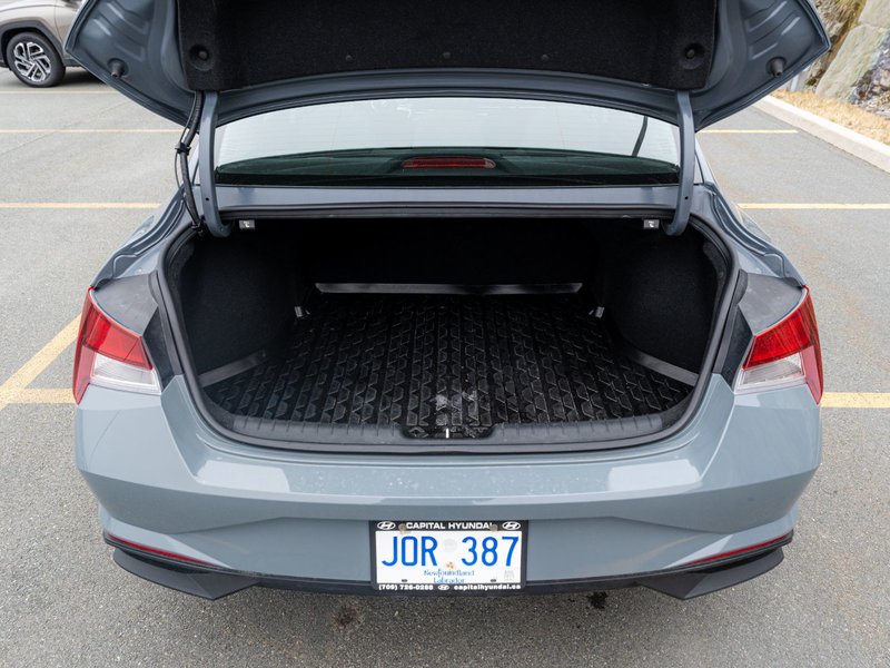 2022 Hyundai Elantra Preferred