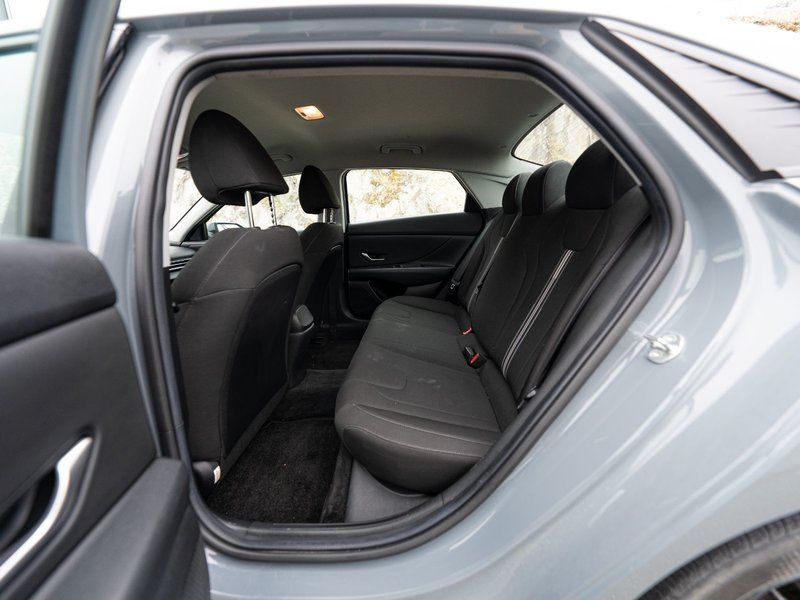 2022 Hyundai Elantra Preferred