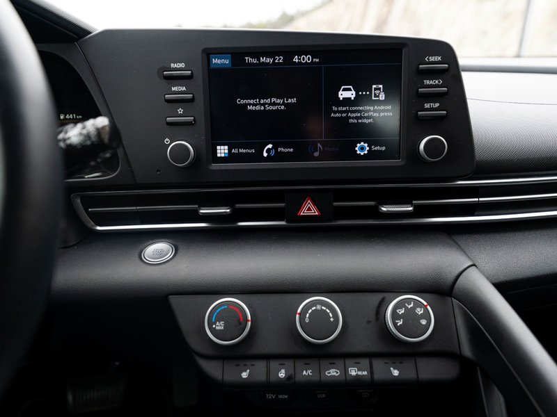 2022 Hyundai Elantra Preferred