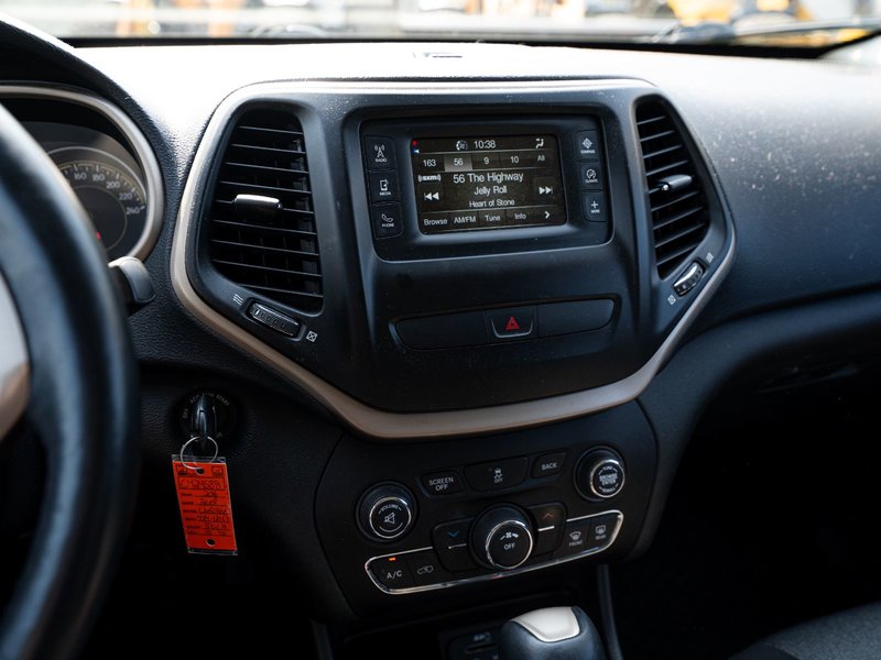 2016 Jeep Cherokee Sport