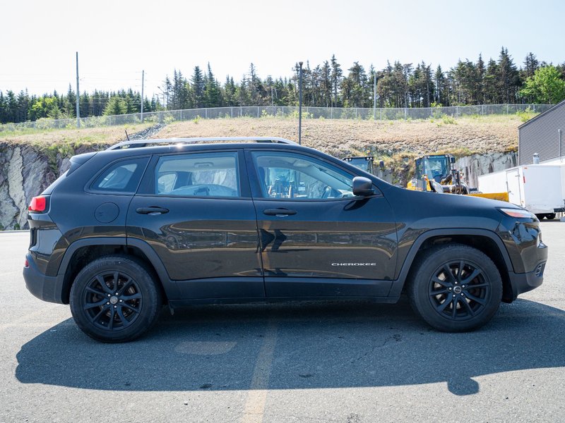 2016 Jeep Cherokee Sport