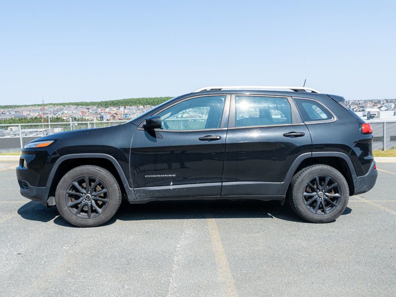 2016 Jeep Cherokee Sport