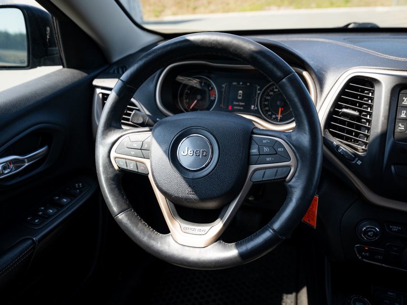 2016 Jeep Cherokee Sport