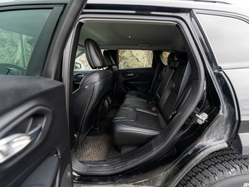 2022 Jeep Cherokee Trailhawk