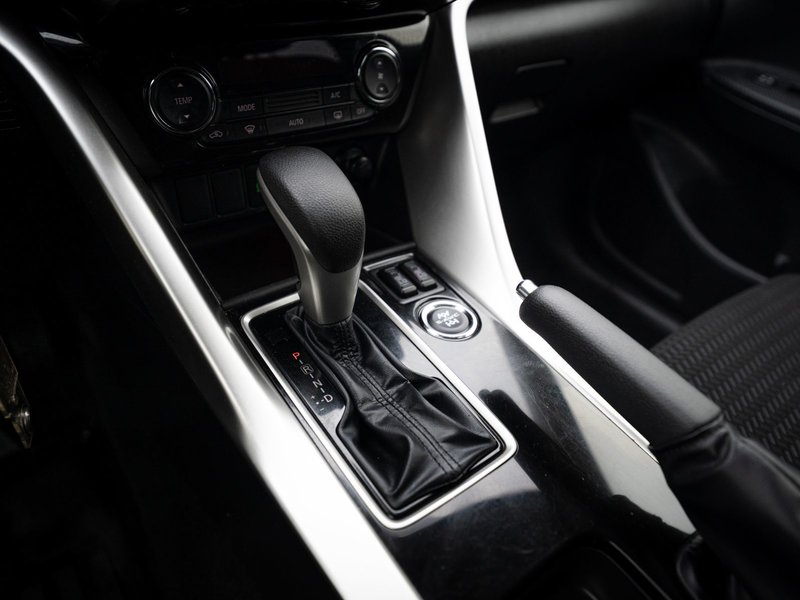 2022 Mitsubishi ECLIPSE CROSS ES