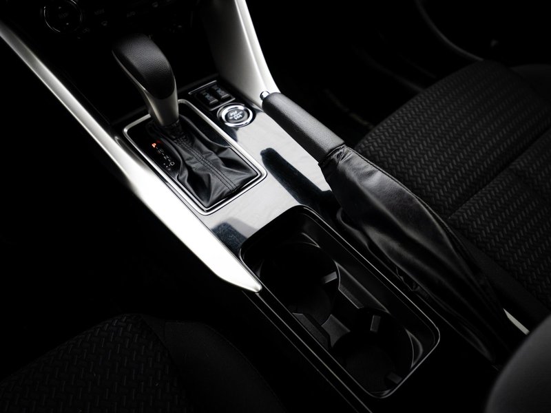 2024 Mitsubishi ECLIPSE CROSS ES