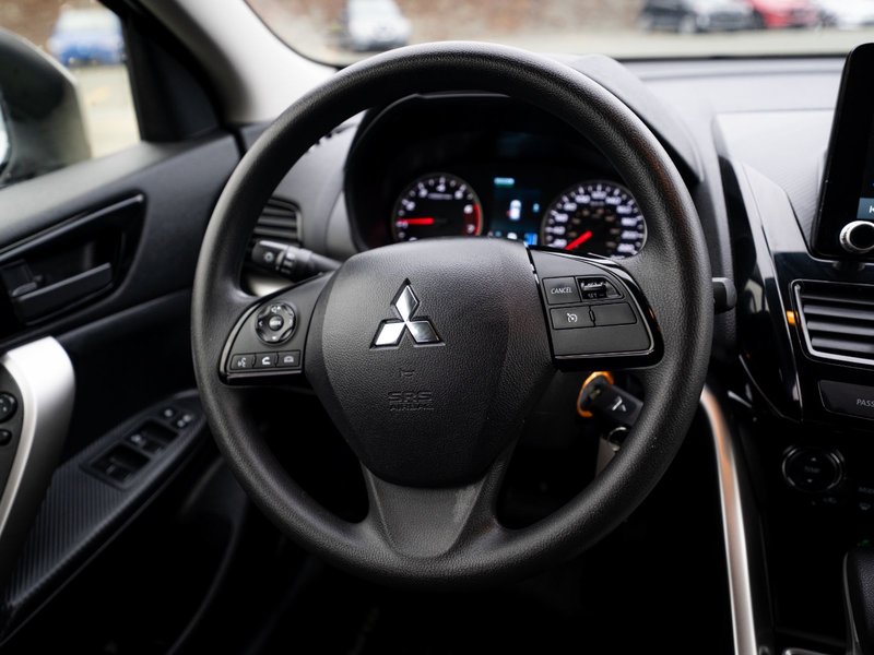 2024 Mitsubishi ECLIPSE CROSS ES