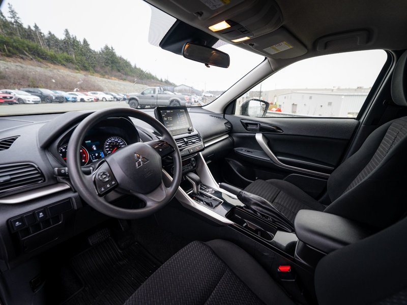 2024 Mitsubishi ECLIPSE CROSS ES