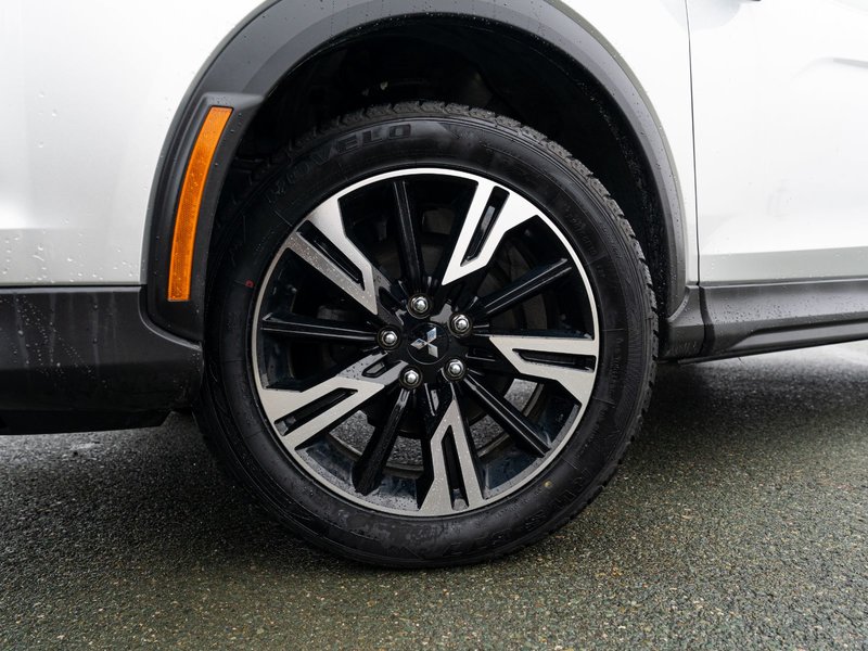 2024 Mitsubishi ECLIPSE CROSS ES