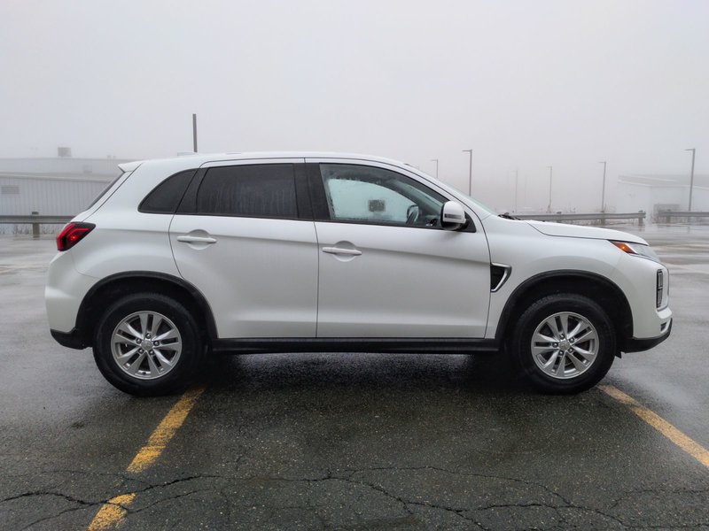 2021 Mitsubishi RVR SE