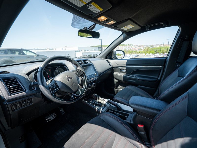 2022 Mitsubishi RVR LE