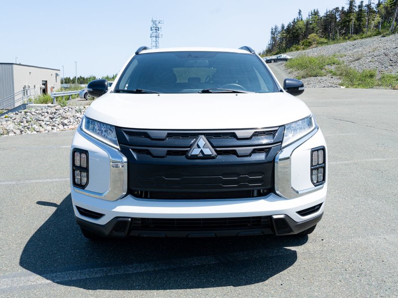 2022 Mitsubishi RVR LE