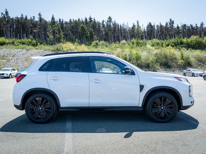 2022 Mitsubishi RVR LE