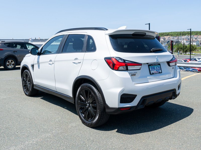 2022 Mitsubishi RVR LE